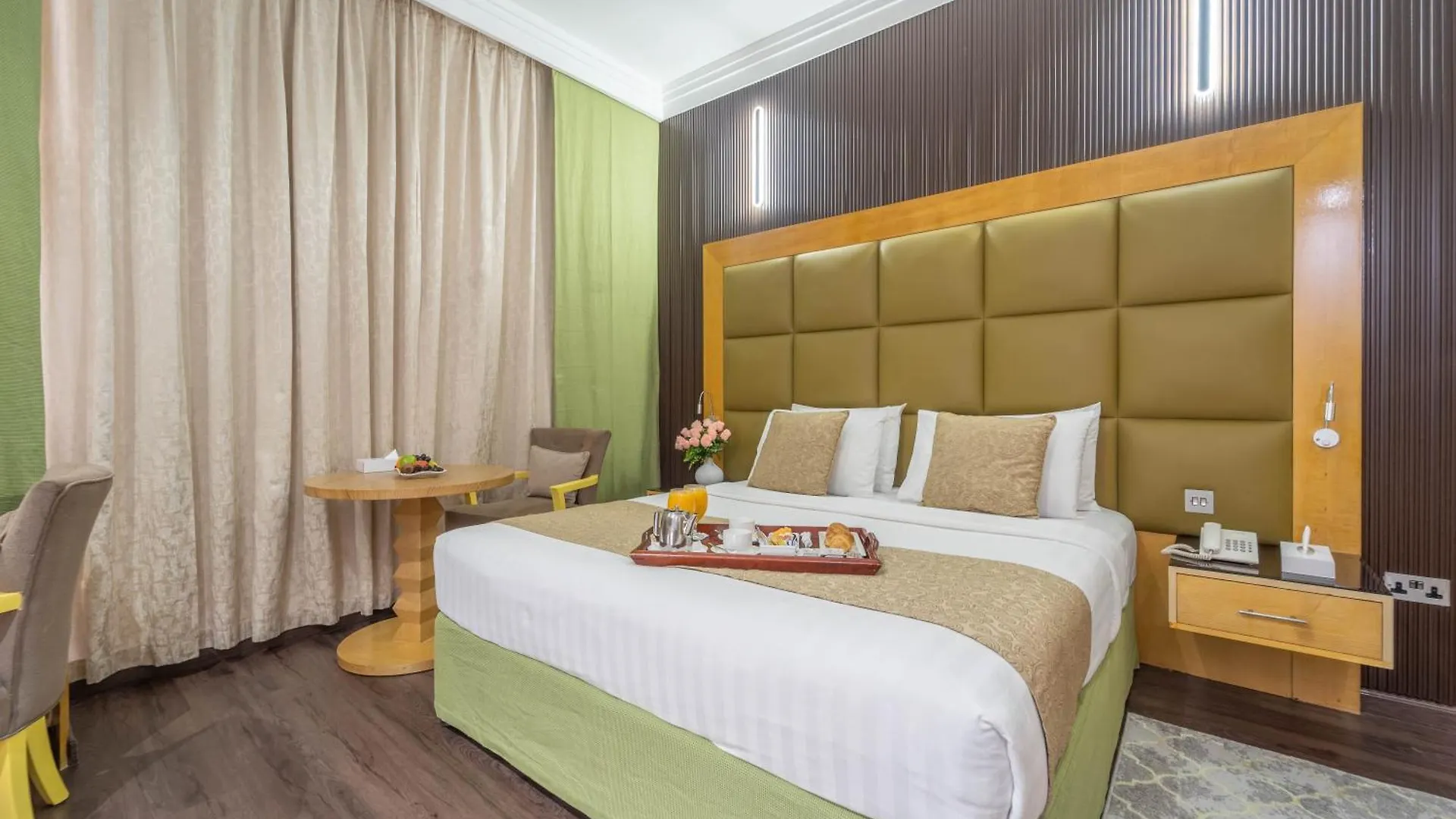 The Leela Hotel Dubai 4*,