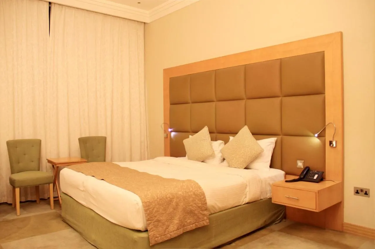 The Leela Hotel Dubai 4*,