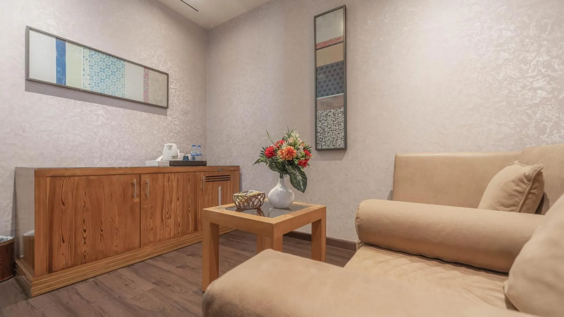 The Leela Hotel Dubai 4*,  United Arab Emirates
